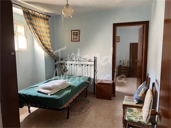 Image No.7-5 Bed House for sale