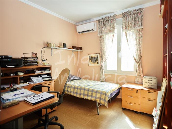 Image No.12-7 Bed Villa for sale