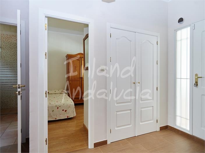 Image No.8-7 Bed Villa for sale