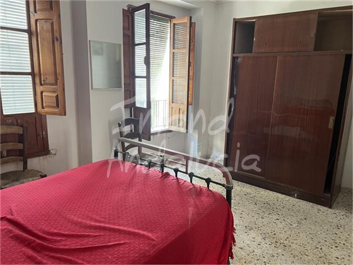 Image No.13-3 Bed House for sale