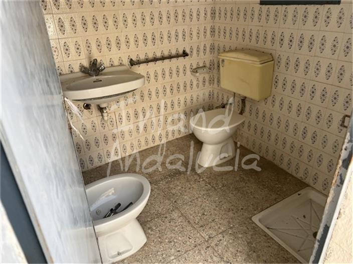 Image No.17-3 Bed House for sale