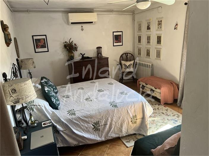 Image No.10-4 Bed Farmhouse for sale