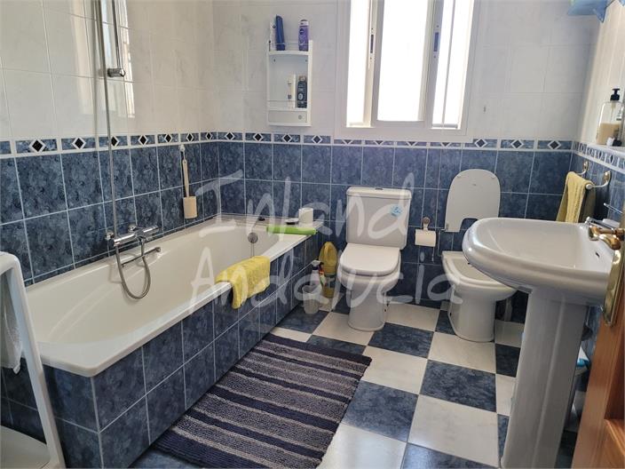 Image No.11-4 Bed House for sale