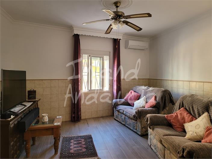 Image No.12-4 Bed House for sale