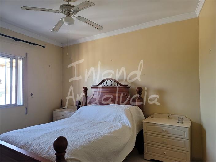 Image No.15-4 Bed House for sale