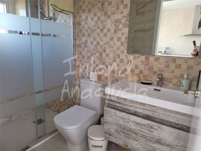 Image No.7-4 Bed House for sale