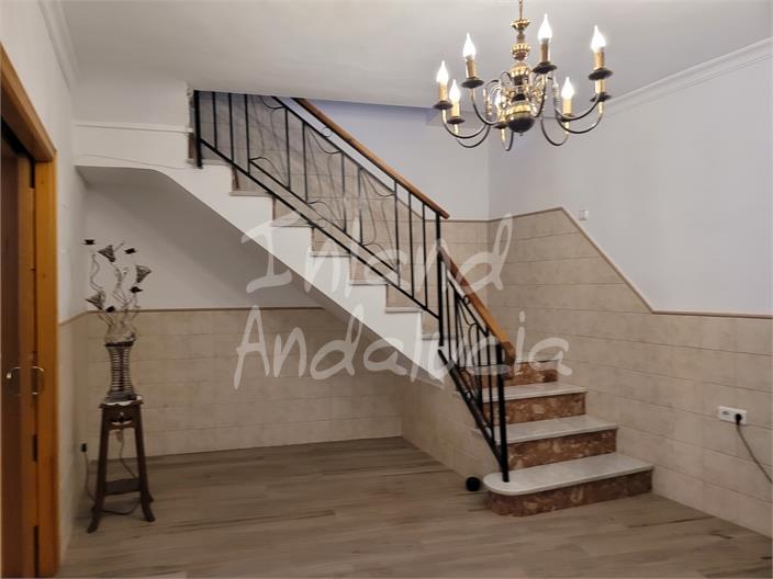 Image No.10-4 Bed House for sale