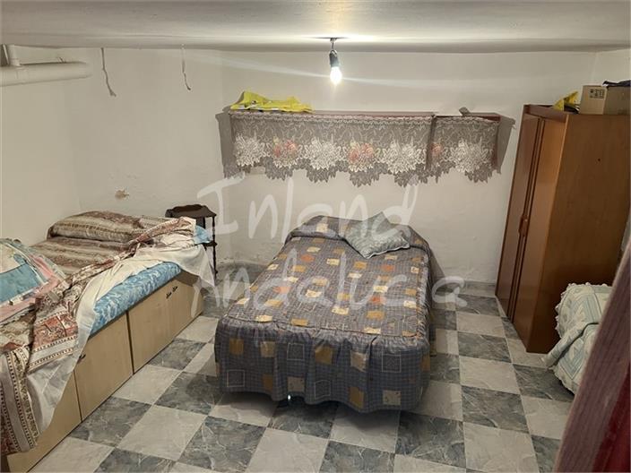 Image No.14-4 Bed House for sale