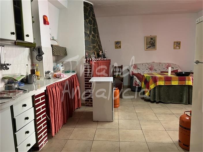 Image No.15-4 Bed House for sale