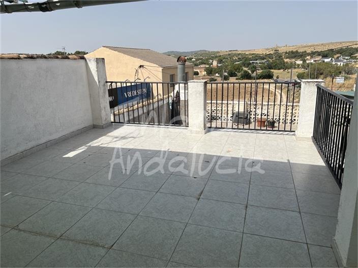 Image No.6-4 Bed House for sale