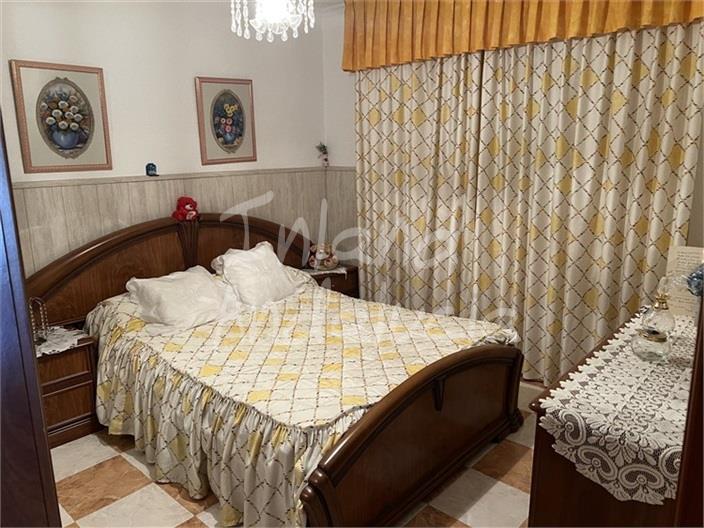 Image No.10-4 Bed House for sale