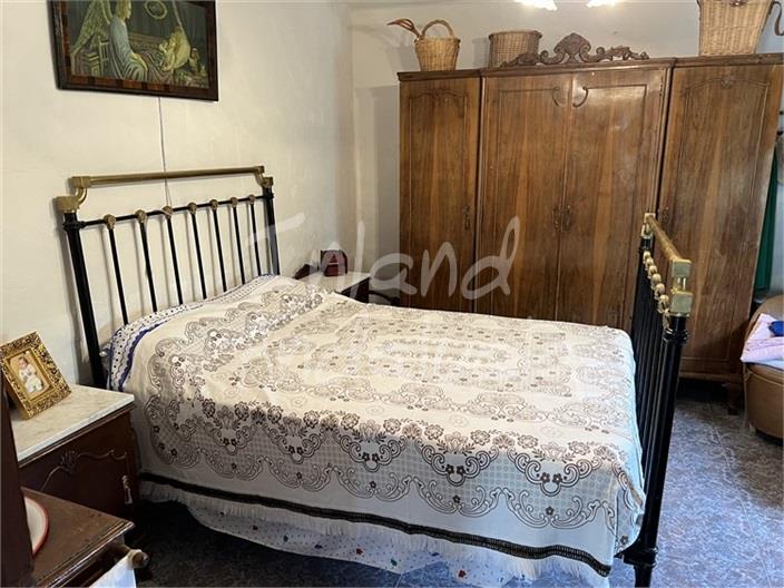 Image No.13-4 Bed Farmhouse for sale