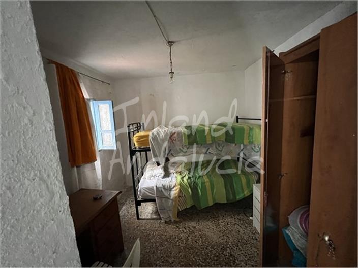 Image No.14-4 Bed House for sale