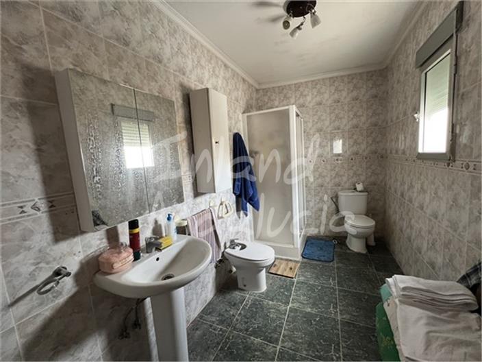 Image No.10-4 Bed House for sale