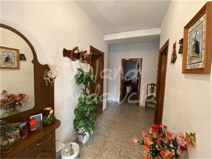 Image No.6-4 Bed House for sale