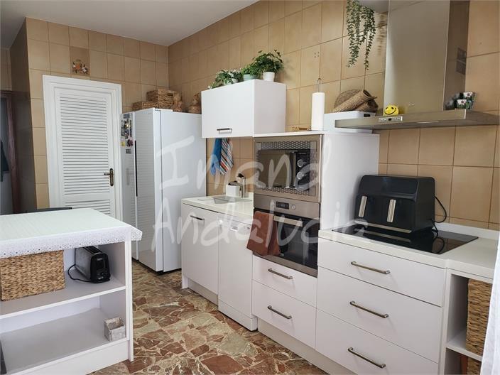 Image No.3-5 Bed House for sale