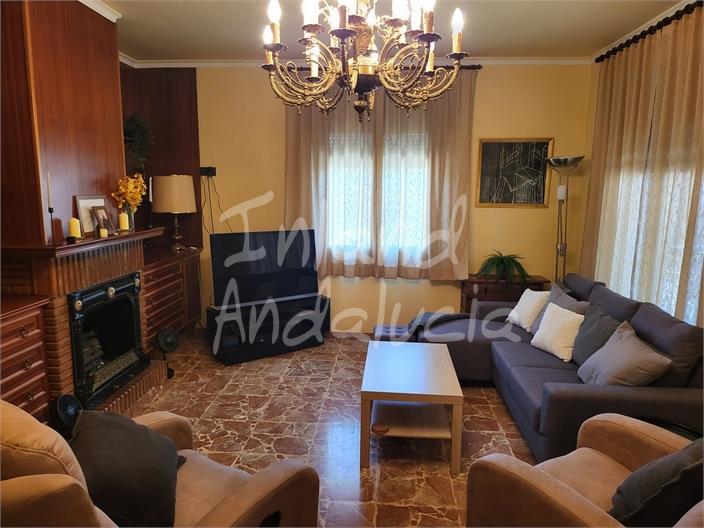 Image No.5-5 Bed House for sale