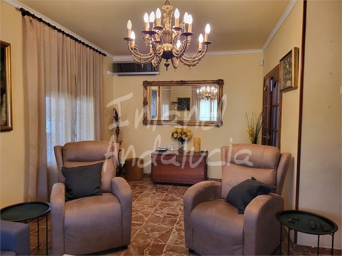 Image No.6-5 Bed House for sale