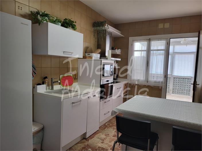 Image No.7-5 Bed House for sale