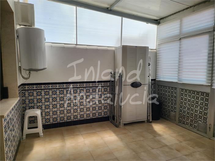 Image No.8-5 Bed House for sale