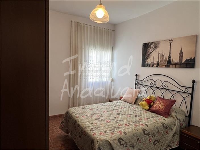 Image No.9-4 Bed House for sale