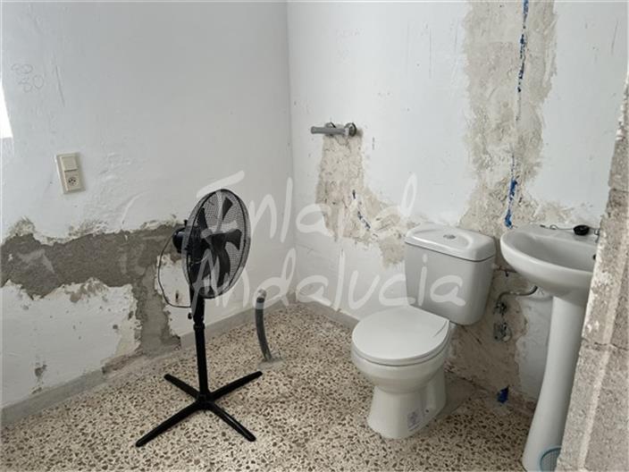 Image No.16-4 Bed House for sale