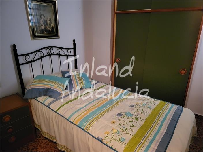 Image No.12-3 Bed Property for sale