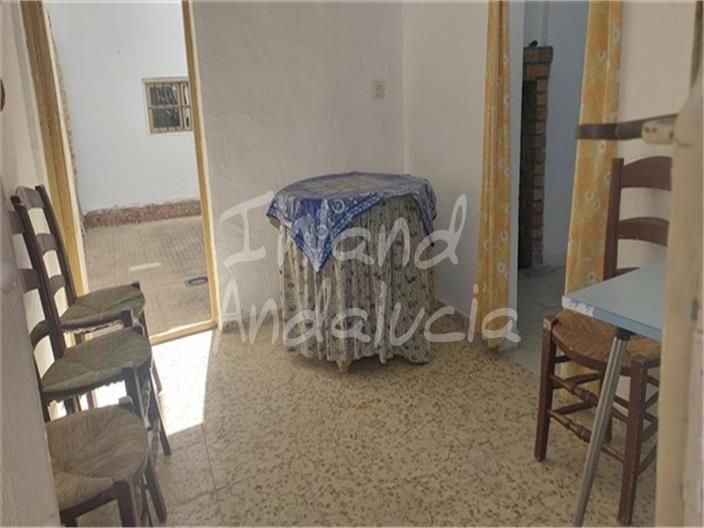 Image No.12-4 Bed House for sale