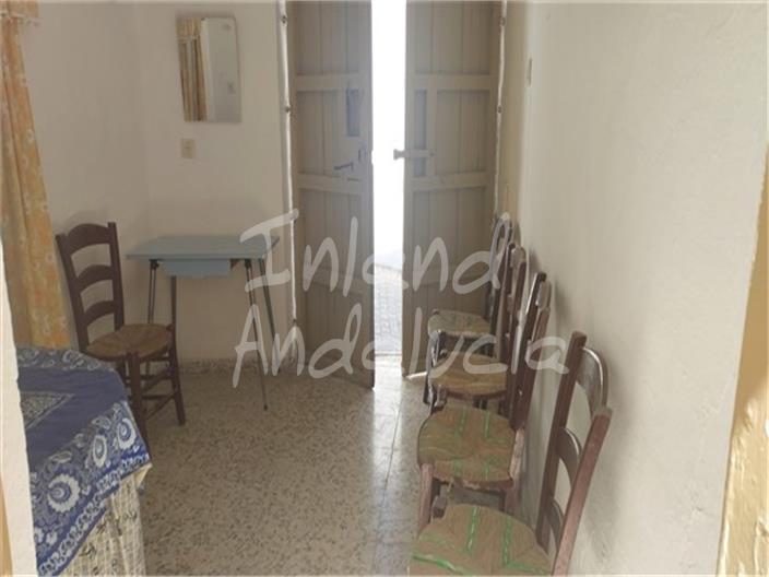 Image No.14-4 Bed House for sale