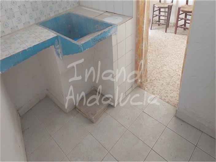 Image No.16-4 Bed House for sale