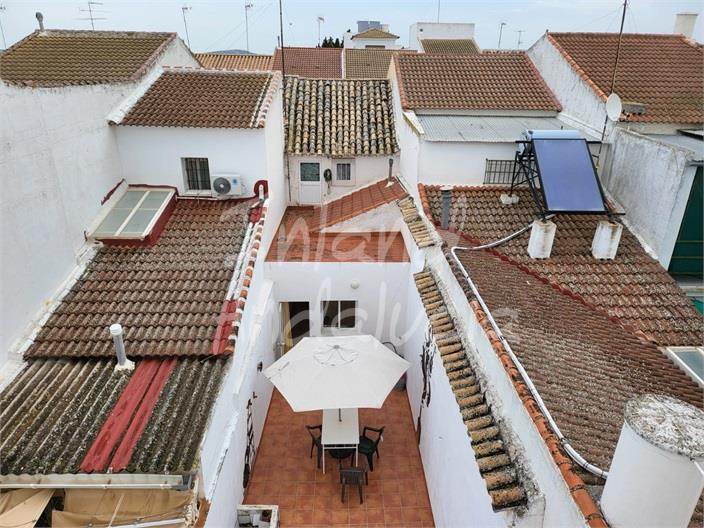 Image No.17-4 Bed House for sale