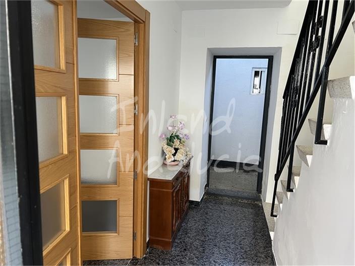 Image No.12-3 Bed House for sale