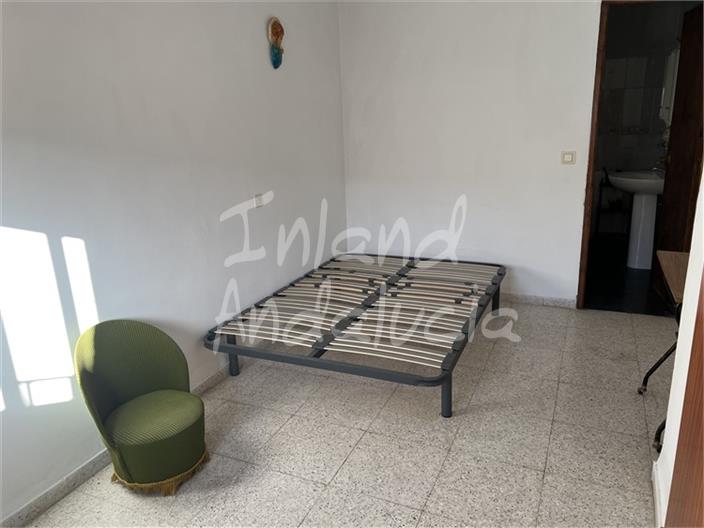 Image No.10-3 Bed House for sale