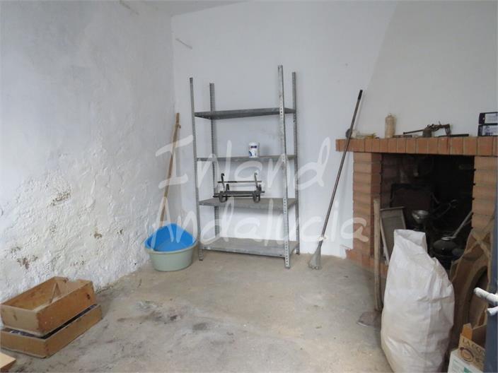 Image No.12-4 Bed House for sale