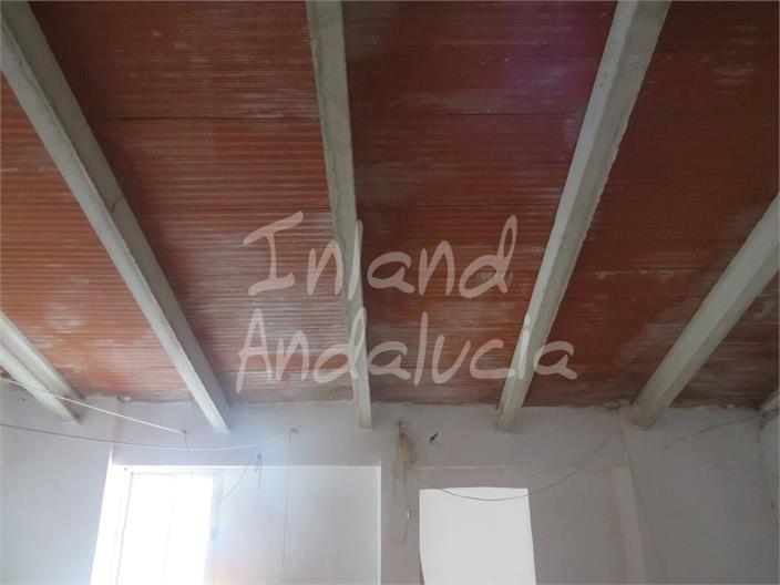 Image No.15-4 Bed House for sale