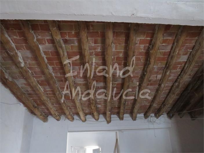 Image No.17-4 Bed House for sale