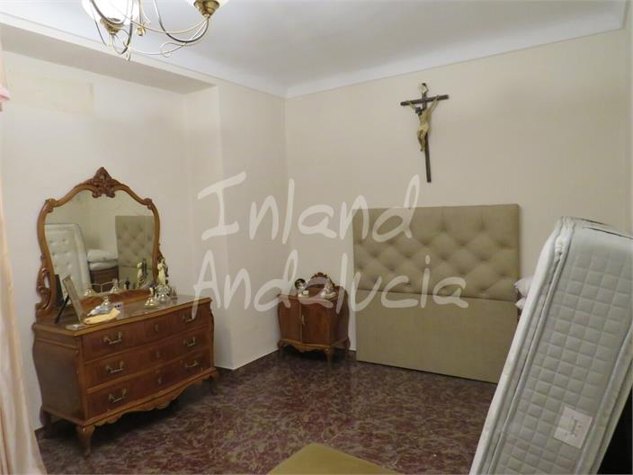 Image No.7-4 Bed House for sale