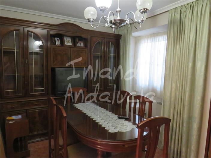 Image No.8-4 Bed House for sale