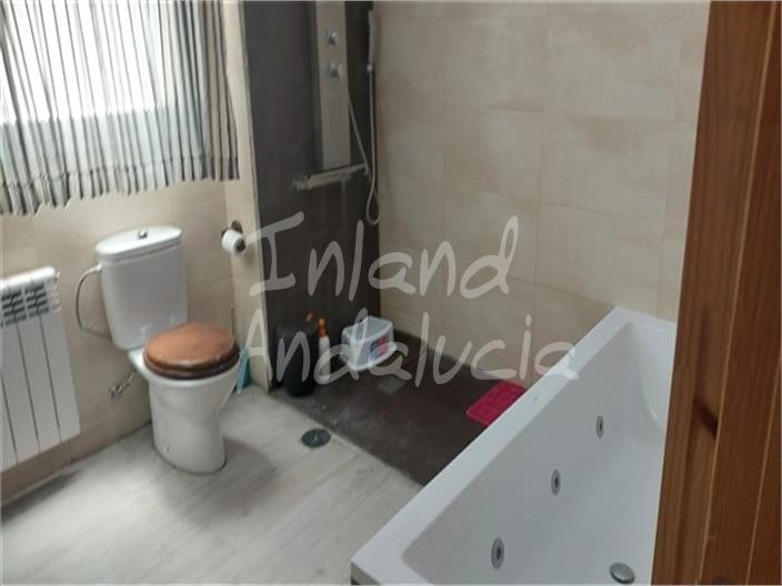 Image No.9-3 Bed House for sale