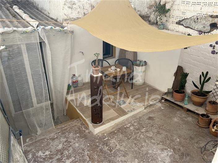 Image No.15-3 Bed House for sale