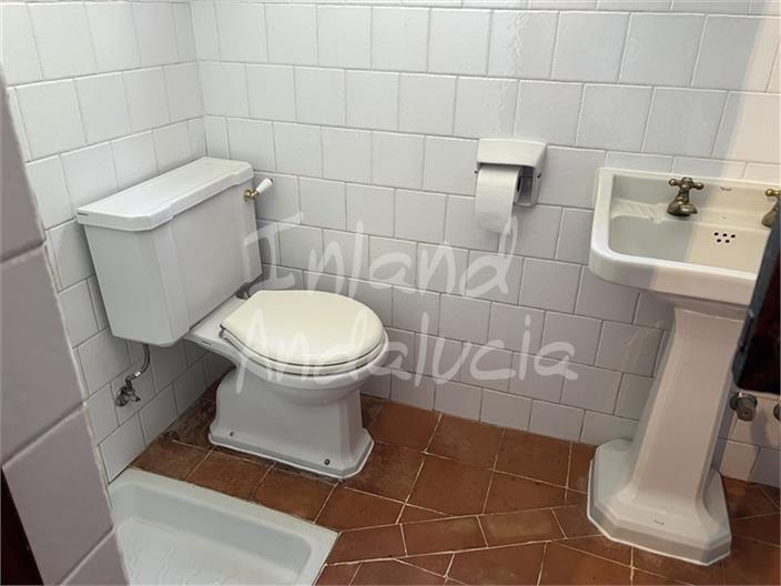 Image No.12-4 Bed House for sale