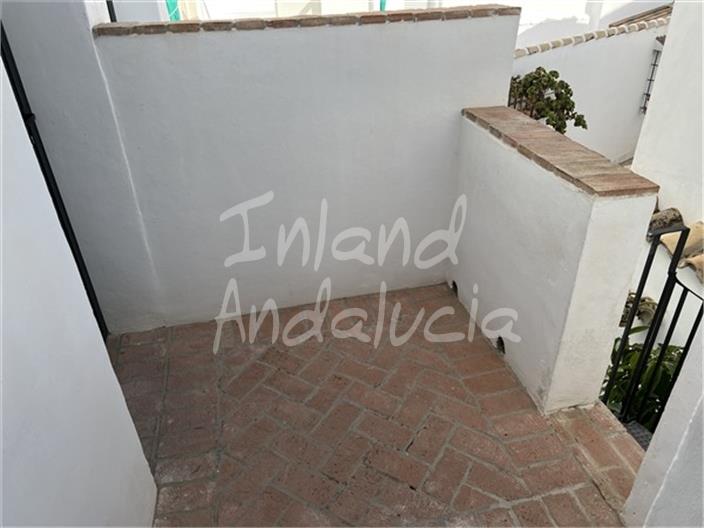 Image No.16-4 Bed House for sale