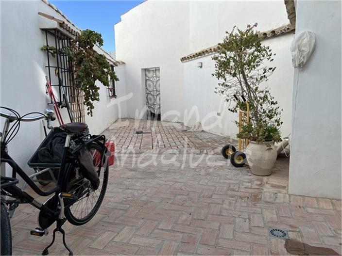 Image No.7-4 Bed House for sale