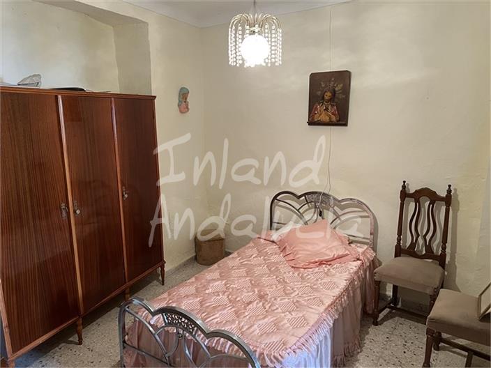 Image No.15-5 Bed House for sale