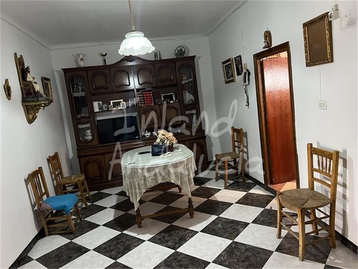 Image No.5-6 Bed House for sale