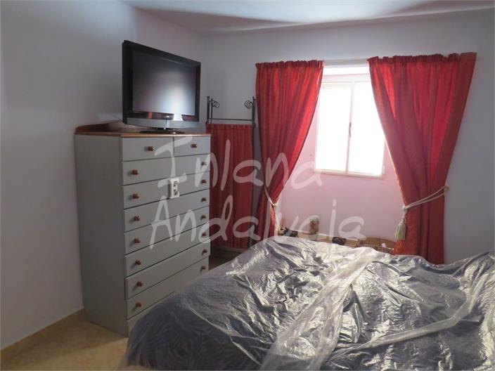 Image No.15-3 Bed House for sale