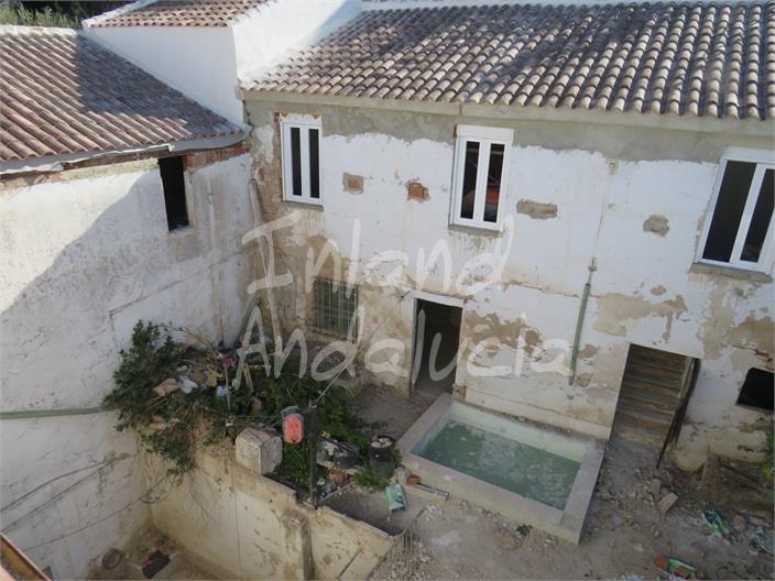 Image No.12-10 Bed House for sale