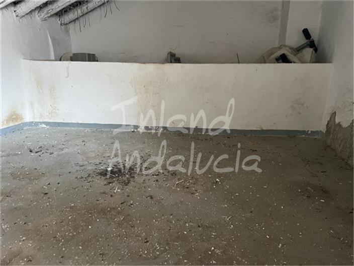 Image No.17-3 Bed House for sale