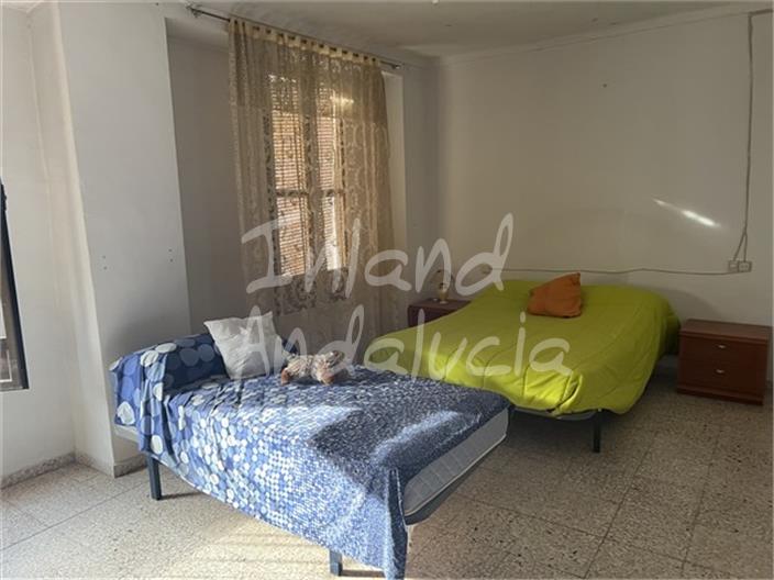 Image No.9-3 Bed House for sale