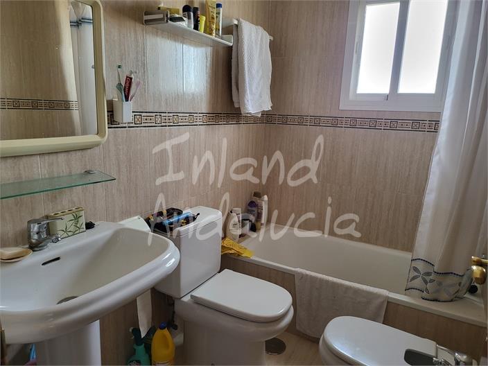 Image No.14-4 Bed House for sale